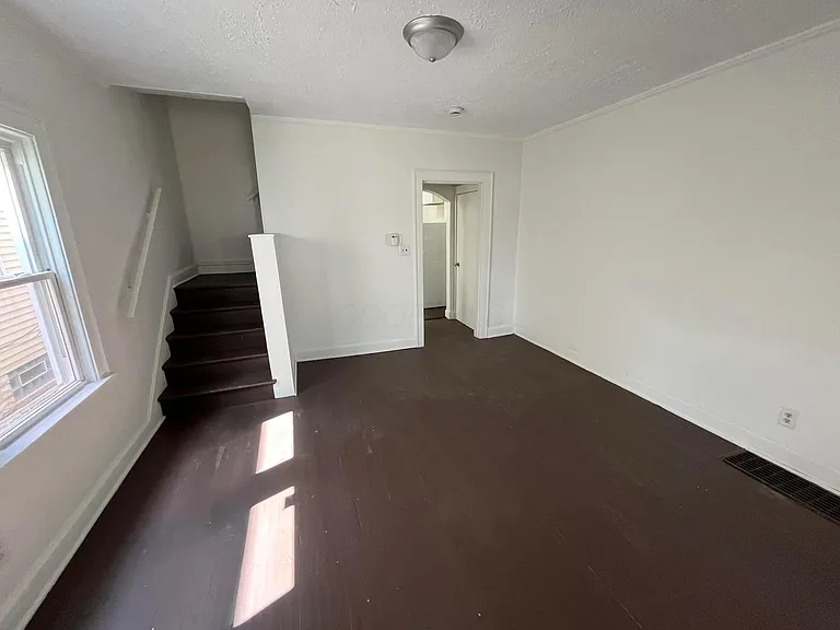 920 E 17th Ave — Photo 2