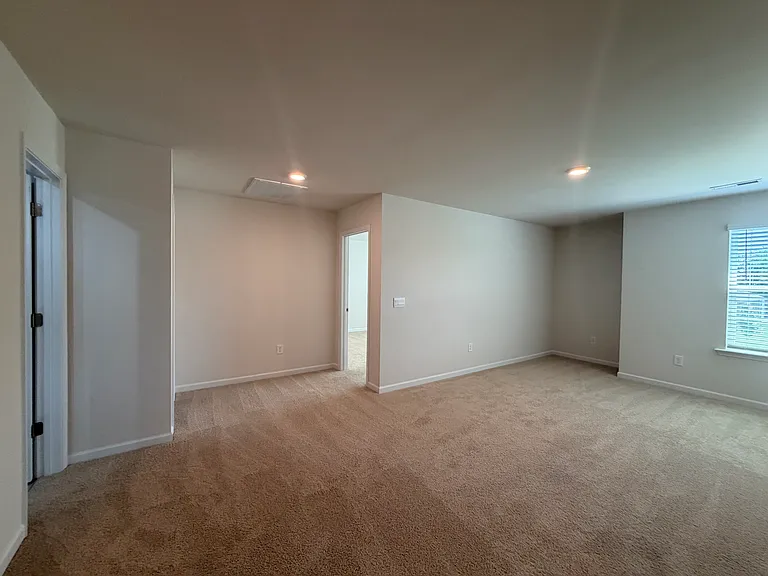 1121 Tilburn Ter — Photo 44