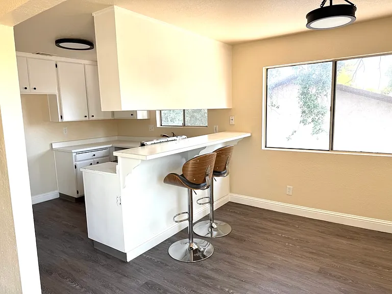 6368 Porterfield Ct — Photo 3