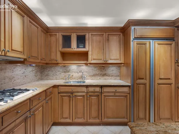 440 East 57th Street image 3 of 7