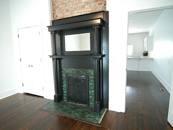 4th image of 318 Peachtree St