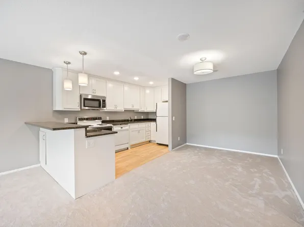 10211 Cedar Lake Rd APT 217, Minnetonka, MN 55305