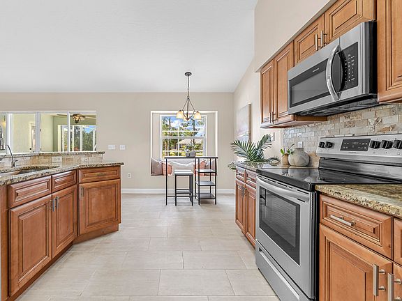 4th image of 2090 Cogan Dr SE