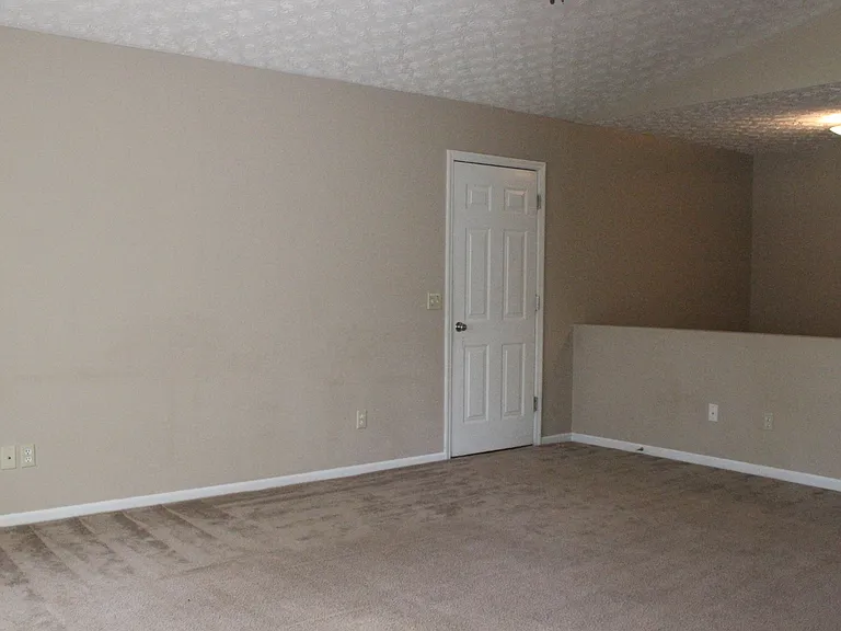 69 Pamela Dr — Photo 4