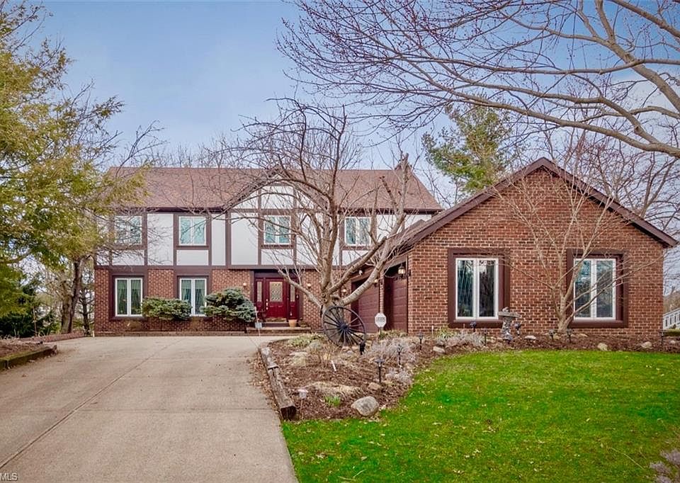 1st image of 19844 Wildwood Ln