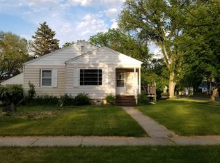 1401 11th St N, Fargo, ND 58102
