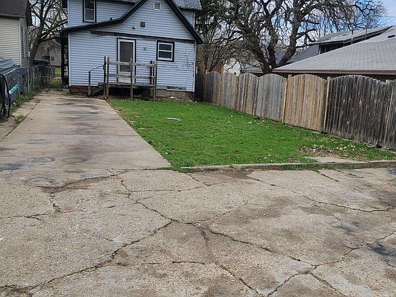 2nd image of 619 Woodlawn Ave