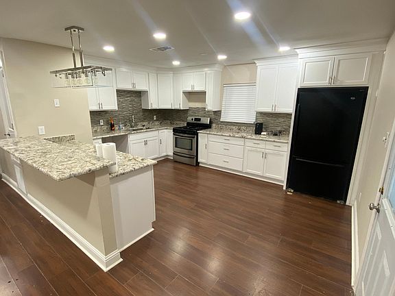 2nd image of 137 Carmen Dr