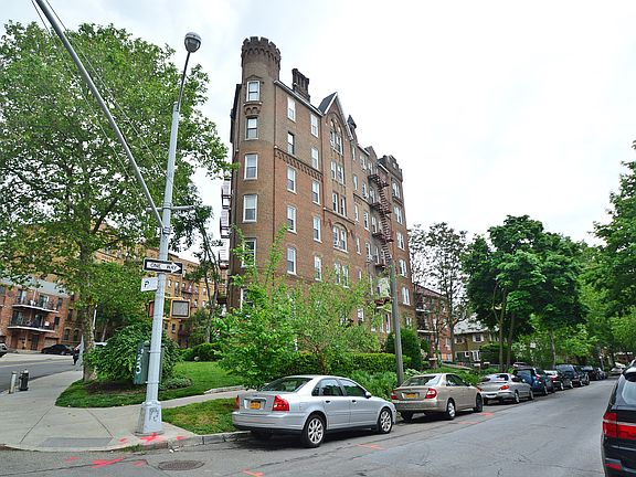 5th image of 8355 Lefferts Blvd APT 5D