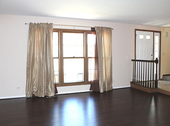 4th image of 1120 Collingwood Ln