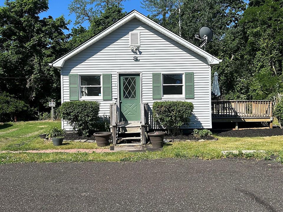 1st image of 1572 Main Rd