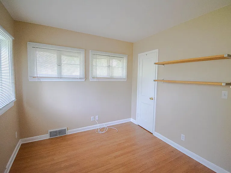 413 14th Ave SE — Photo 7