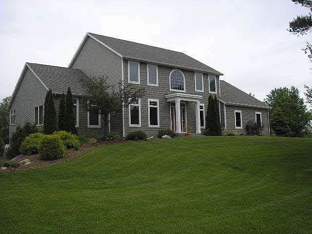 1st image of 555 Cedar Pines Dr NE