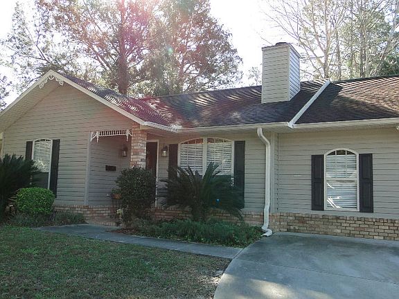 2nd image of 846 NW Palm Dr