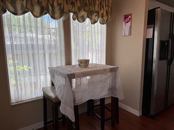4th image of 460 Kingslake Dr #158