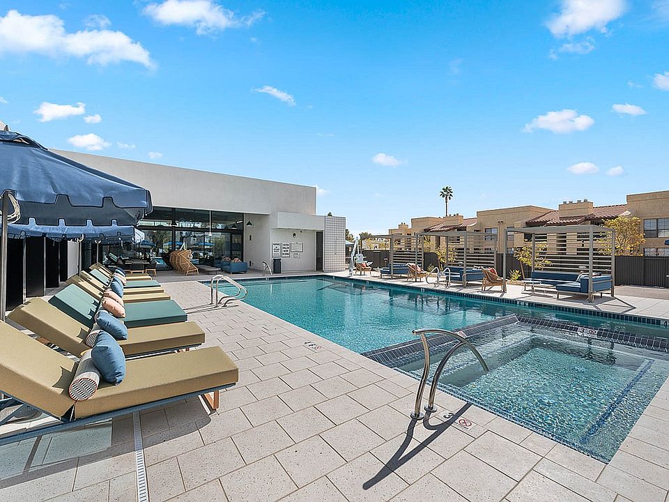 2121 - Pool