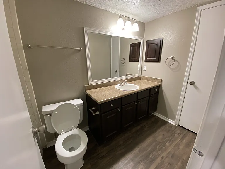 Walnut Creek Apartments — Photo 73