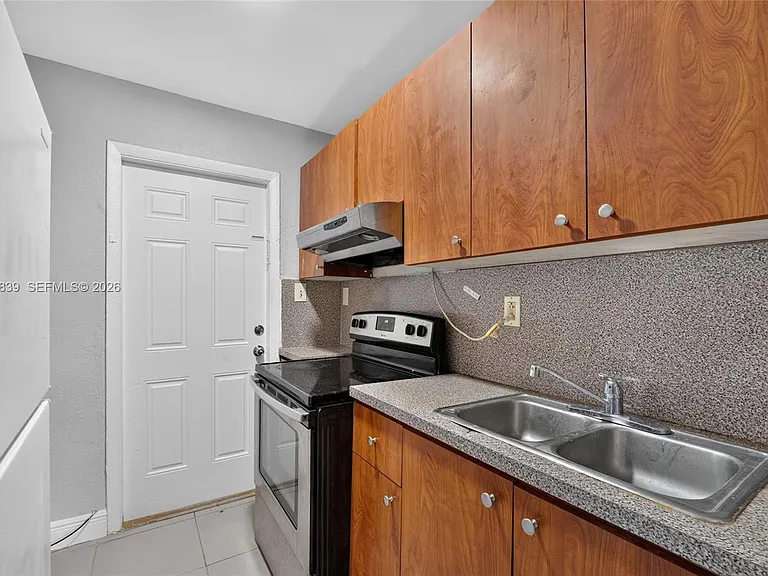 129 SE 4th Ave #4 — Photo 12