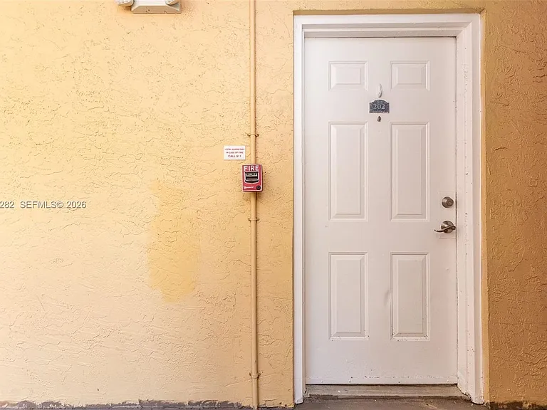 5721 Riverside Dr #202B5 — Photo 5