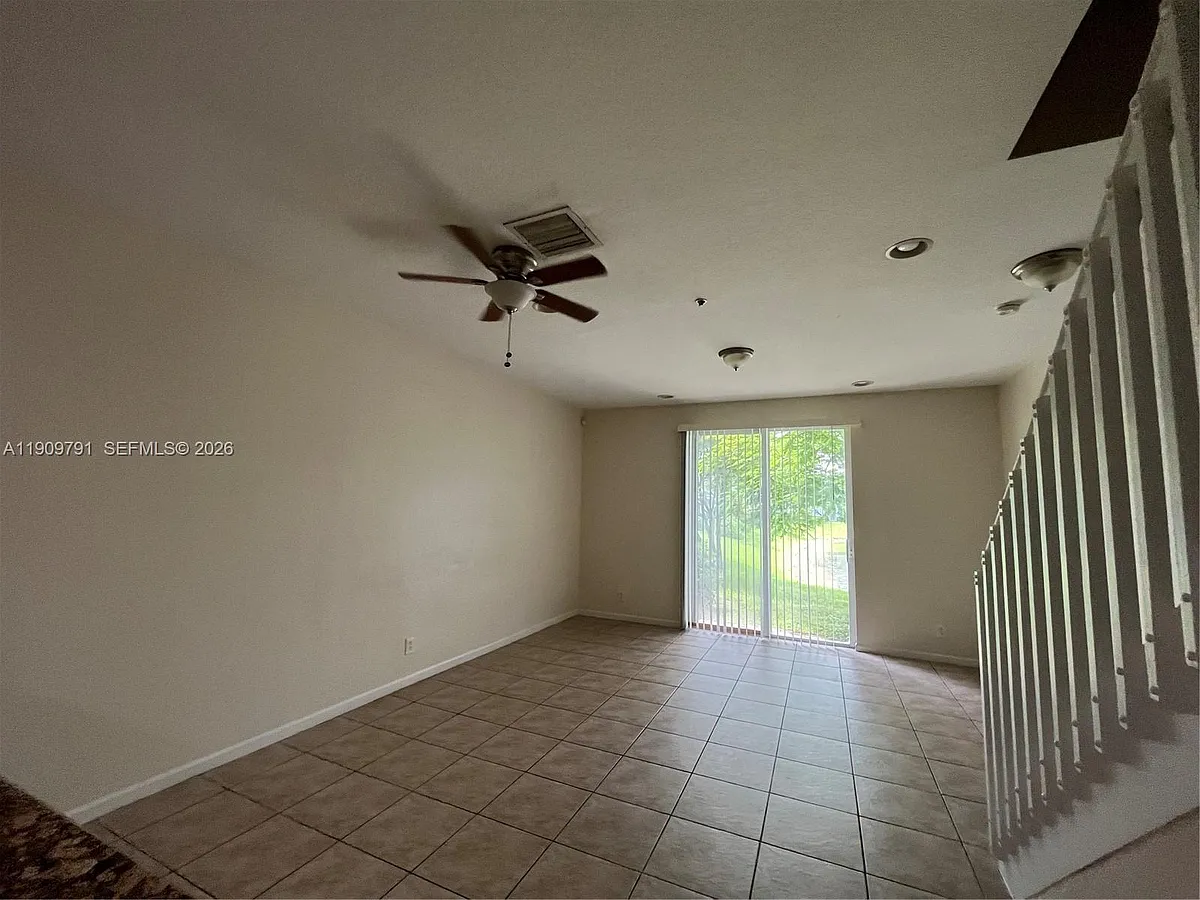 Building Photo - 3416 NW 14th Ct #3416