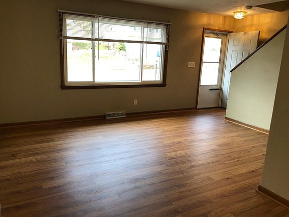 Front Living Room with NEW flooring