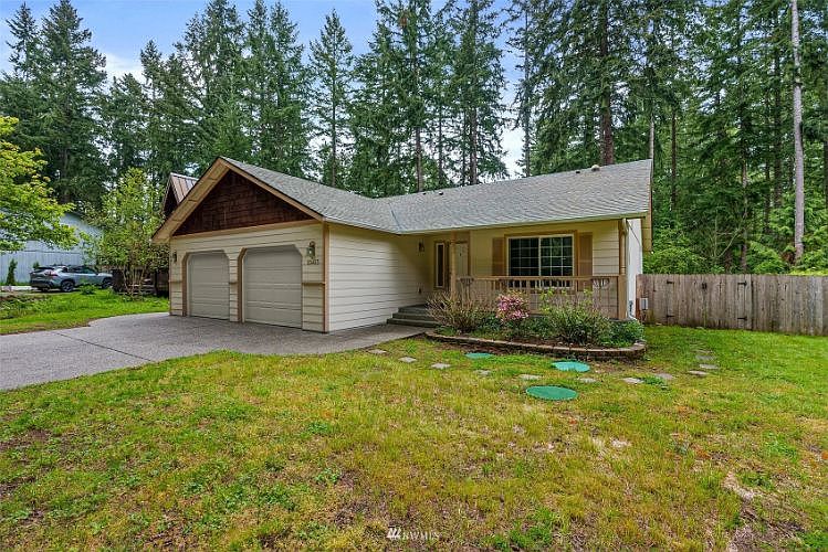 1st image of 22423 Bluewater Dr SE