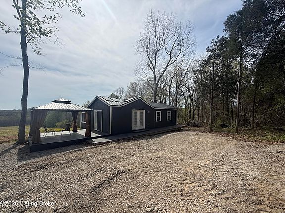 4th image of 498 Shores Rd