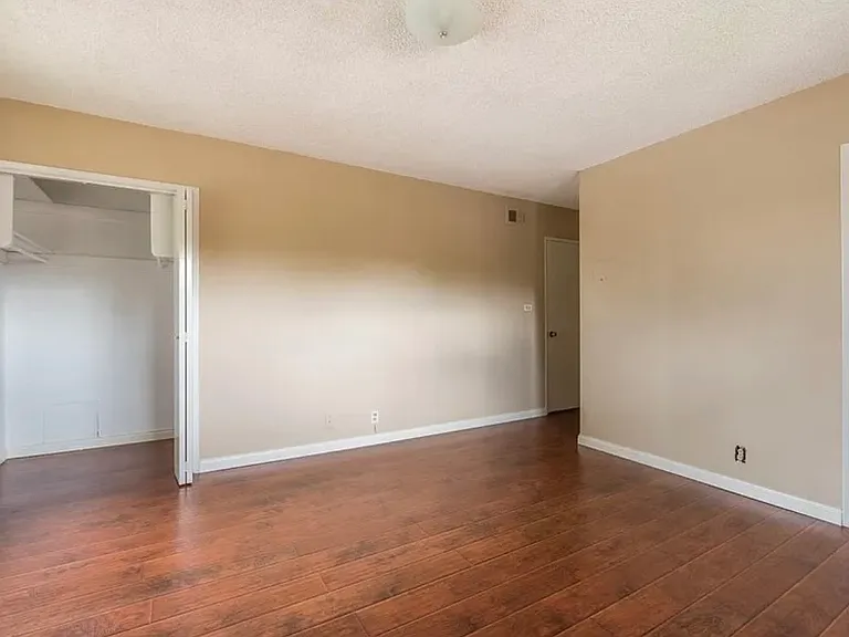 341 W Dryden St #A — Photo 6