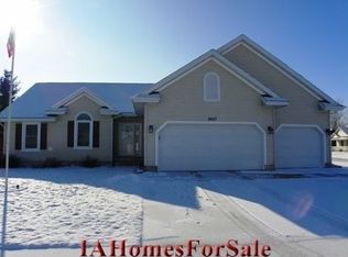 2627 Heather Ln, Waterloo, IA 50701