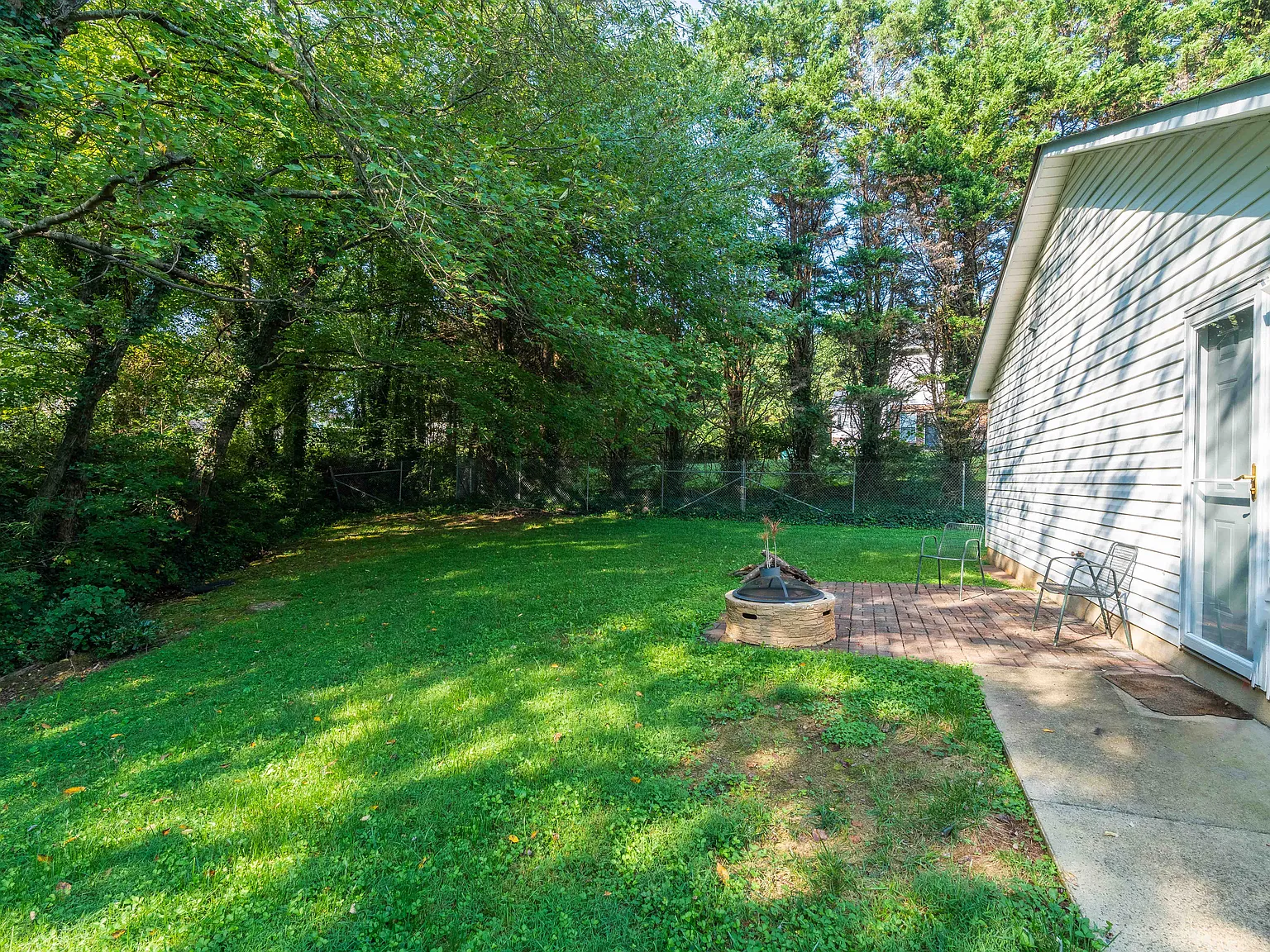 2 bed, 840 sqft, $1,300 — Photo 4