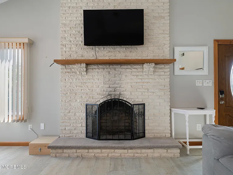 43 Florence Ln — Photo 10