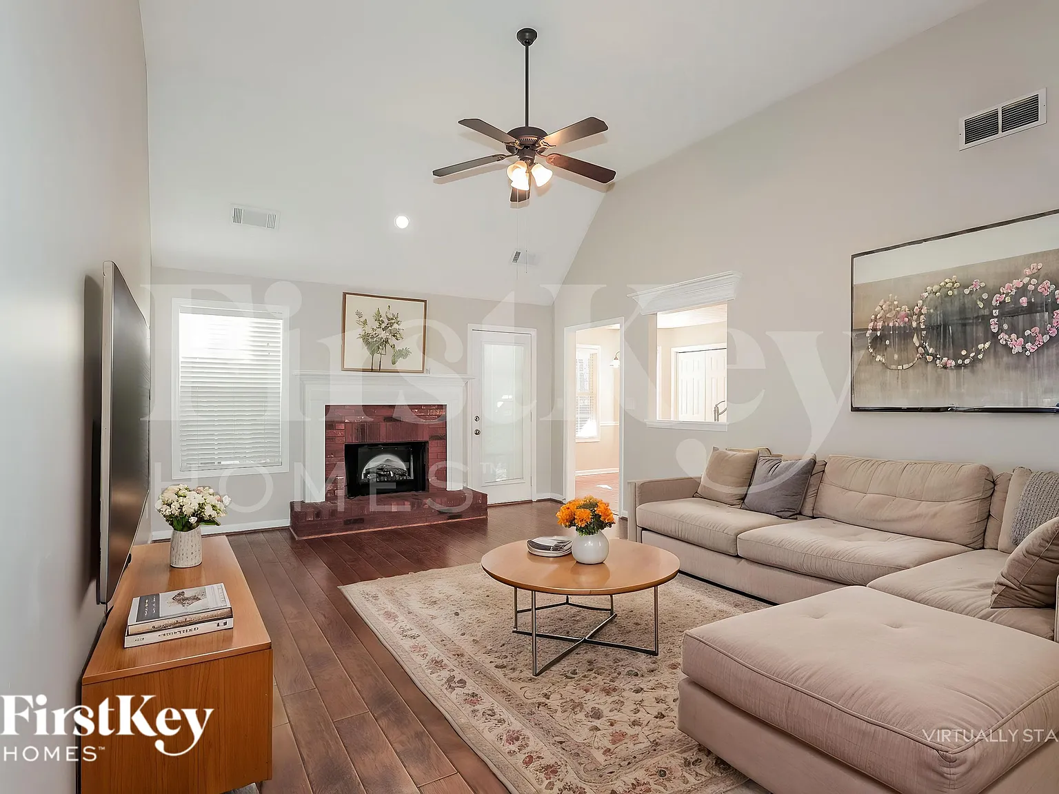 4 bed, 2.0 bath, 1942 sqft, $2,070 — Photo 3