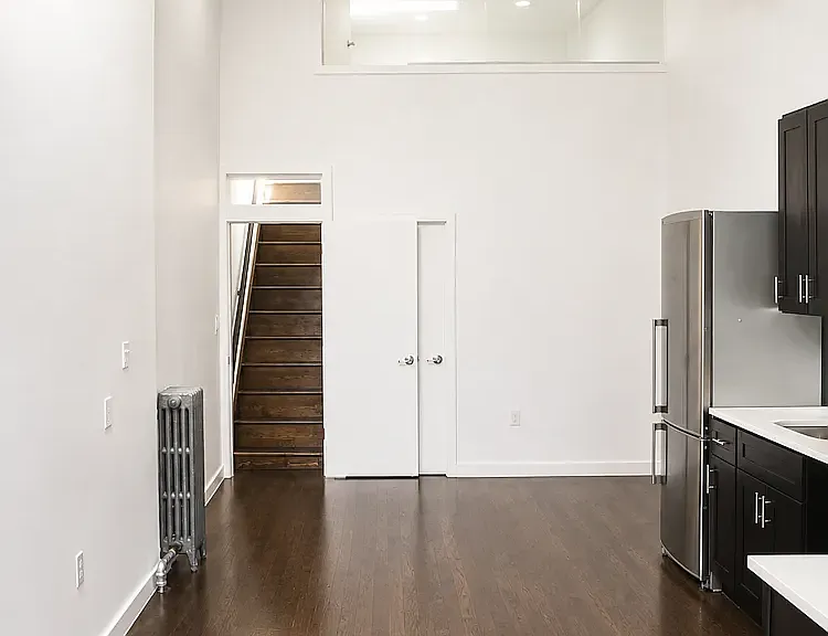 886 Franklin Ave #5L — Photo 2