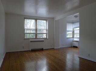 825 Iroquois St APT B2, Detroit, MI 48214