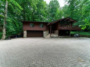 S94W23165 Meadow View Ln, Big Bend, WI 53103