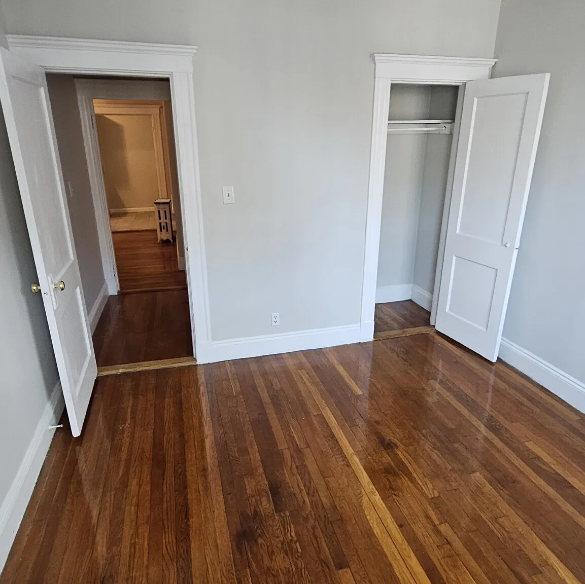 1 bed, 999 sqft, $2,400 — Photo 3