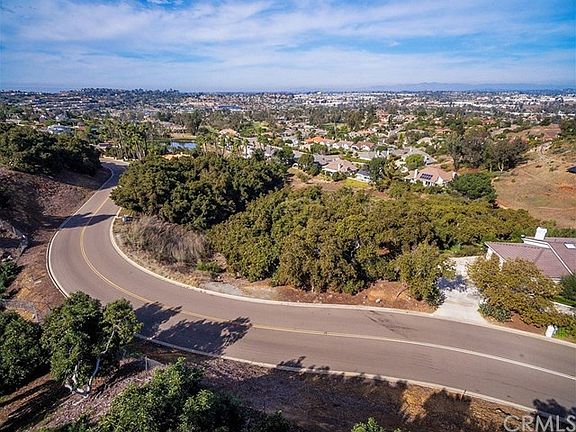 2nd image of 1863 La Plaza Dr