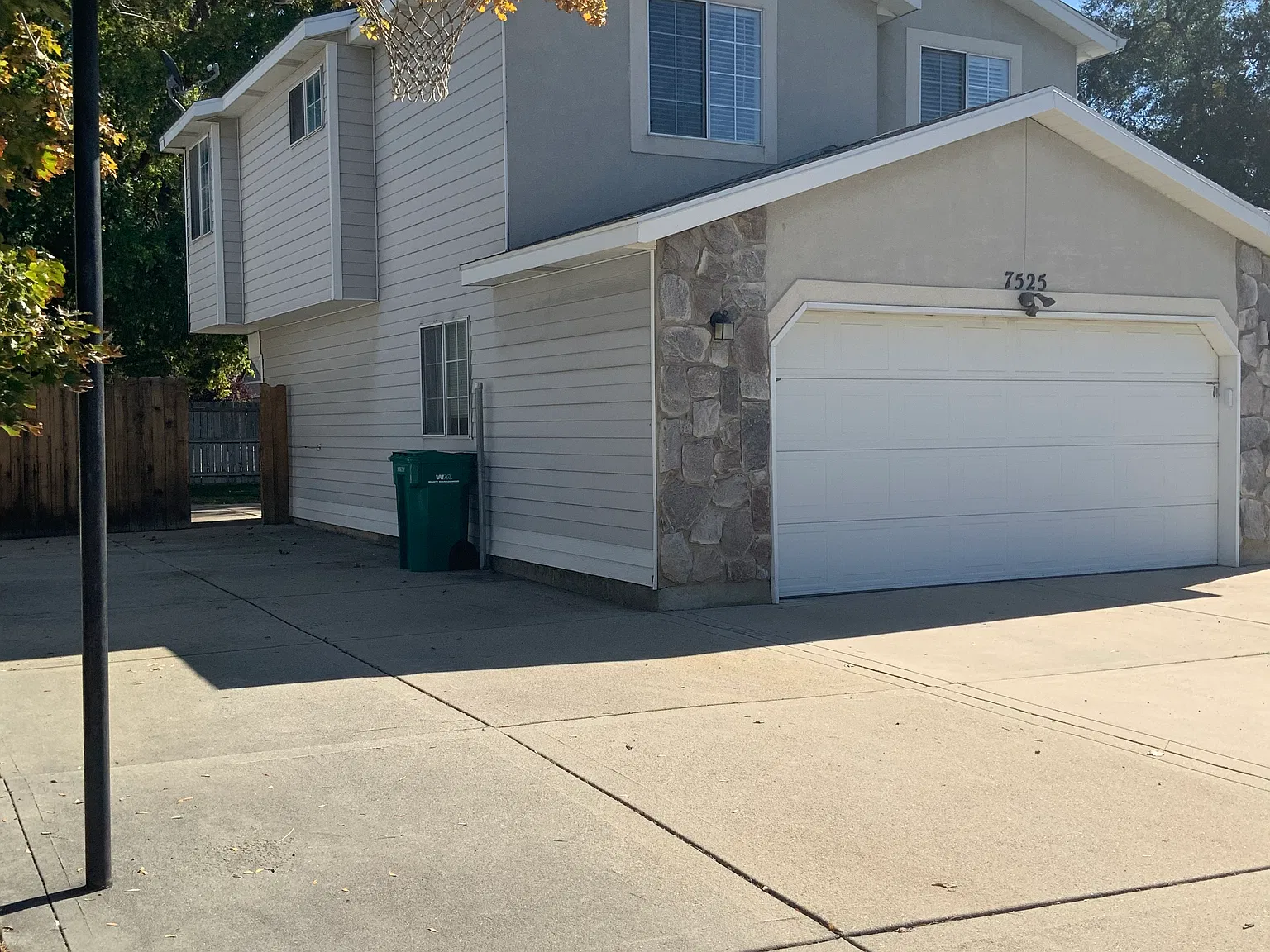 3 bed, 1337 sqft, $2,175 — Photo 2