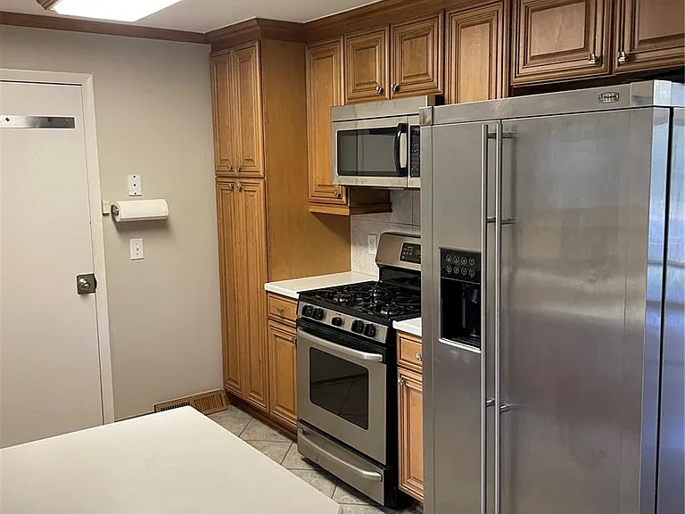 3260 E Orchard Rd — Photo 6