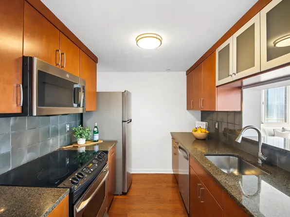 20 2nd Street image 14 of 43