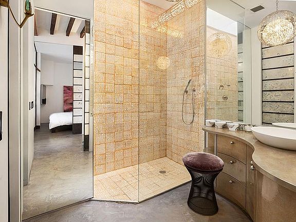5th image of 13 Gramercy Park S APT 5R