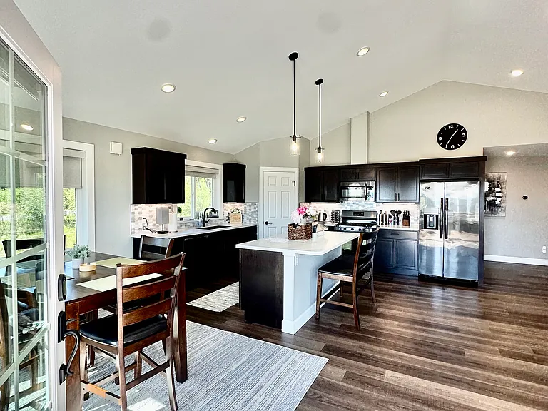 1170 Eric Ln #A — Photo 2