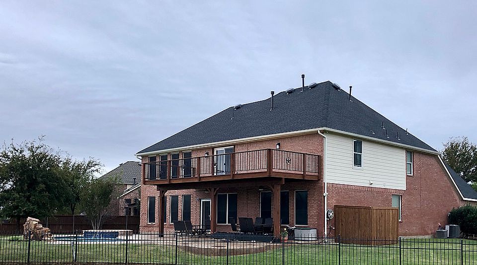 2nd image of 1201 Canyon Creek Dr