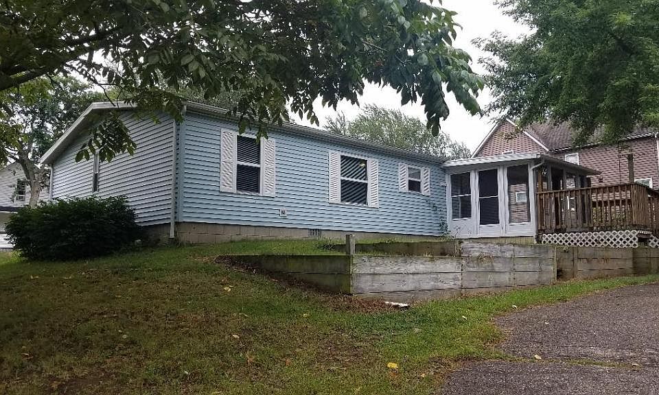 1st image of 170 Thomas St