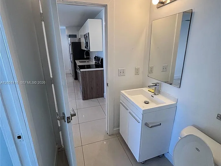 821 SW 18th Ave #206 — Photo 5