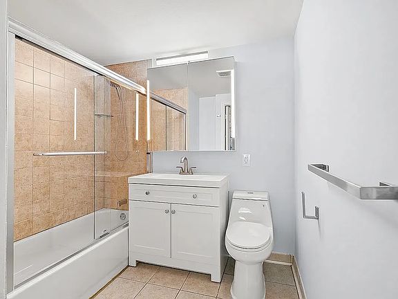 4th image of 482 Central Ave APT 1