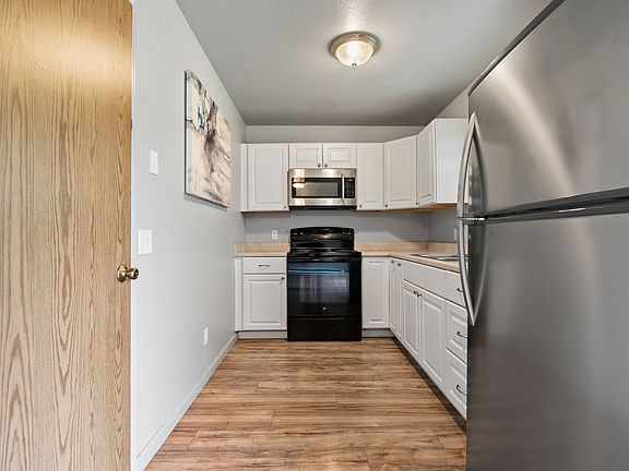 4th image of 127 Kerby St