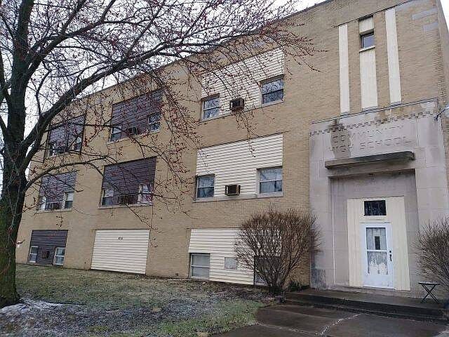 1st image of 435 & 323 S Broadway St