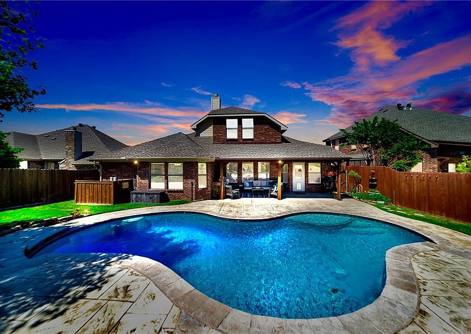1st image of 2909 Preston Ln