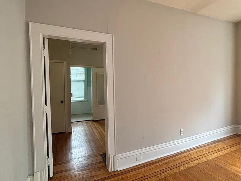 2413 Dupont Ave S #2 — Photo 11